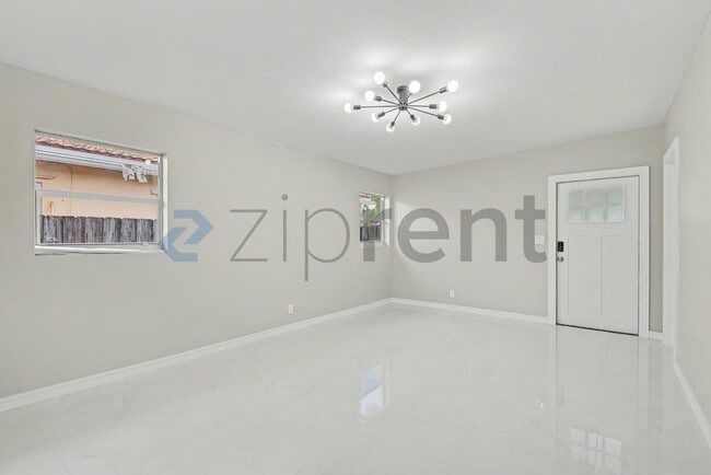 Building Photo - 1650 Jackson St