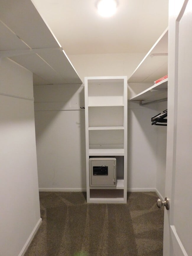 Building Photo - 103 Boatswain Dr