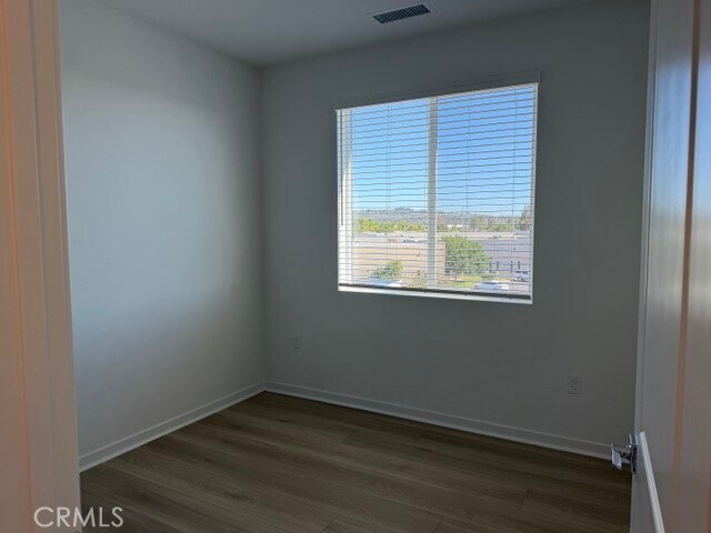 Building Photo - 1406 E Via Acero