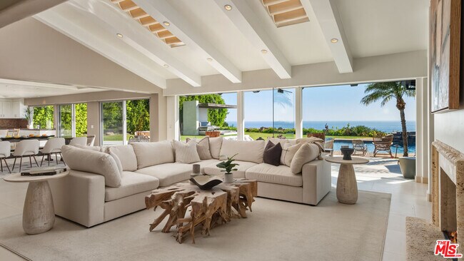 Building Photo - 29020 Cliffside Dr