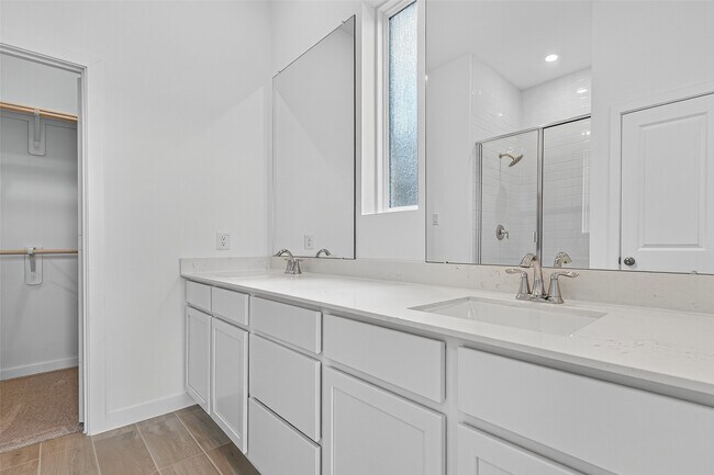 Building Photo - 27423 Sunterra Village Dr
