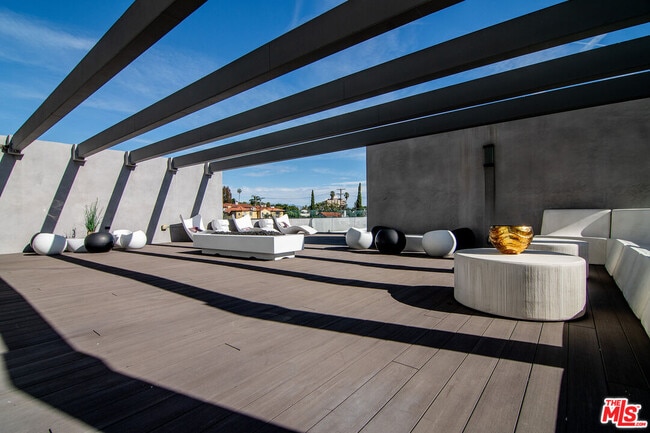 Building Photo - 10563 Ashton Ave