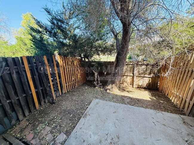 Building Photo - 7899 York St