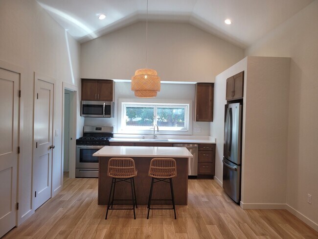 Building Photo - 228 E Spokane Ave