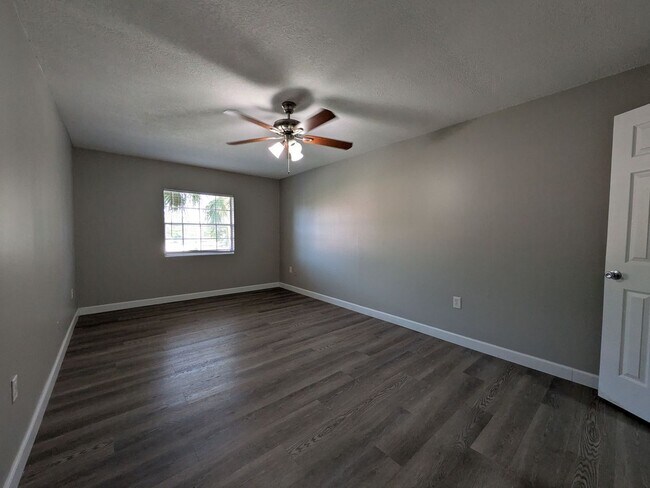Building Photo - 2nd Floor 2/1 Condo at Carrington Park in ...