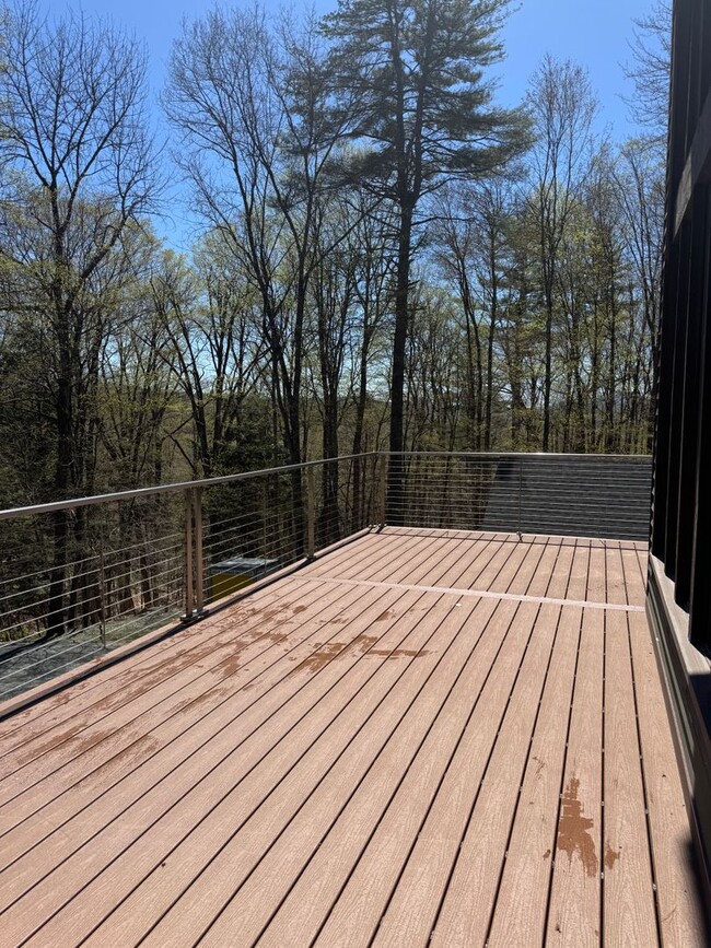Building Photo - 4-Bedroom 3-Bath House in Quechee