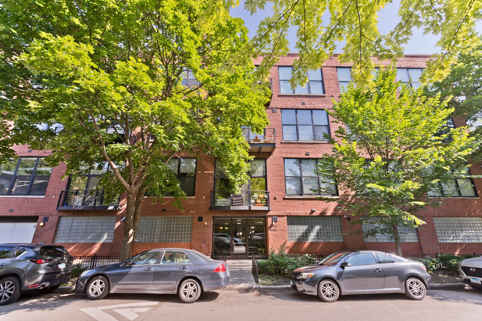 Building Photo - 2210 W Wabansia Ave