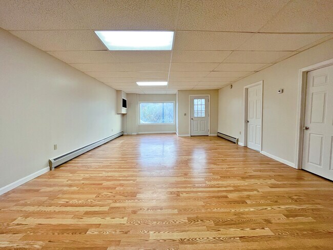 Primary Photo - 1531 Maple St