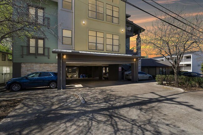 Primary Photo - 907 Duncan Ln