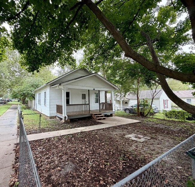 Building Photo - 416 N 11th St