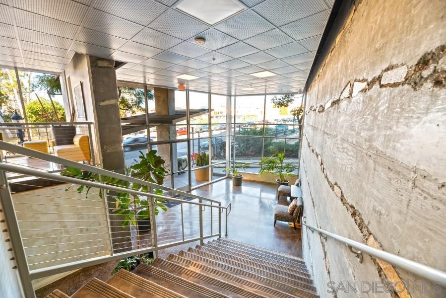 Lobby - 1643 6th Ave