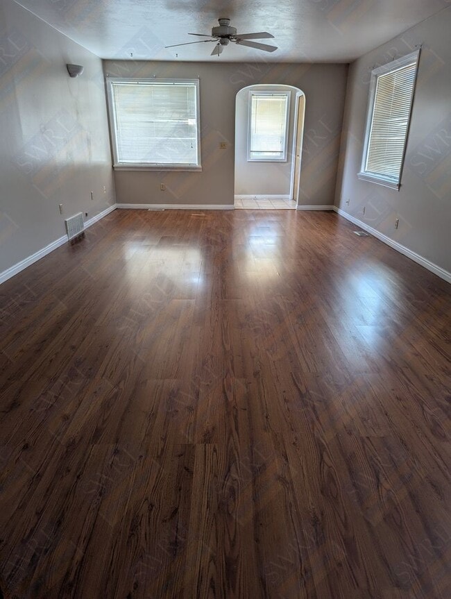 Building Photo - 160 W 2nd N