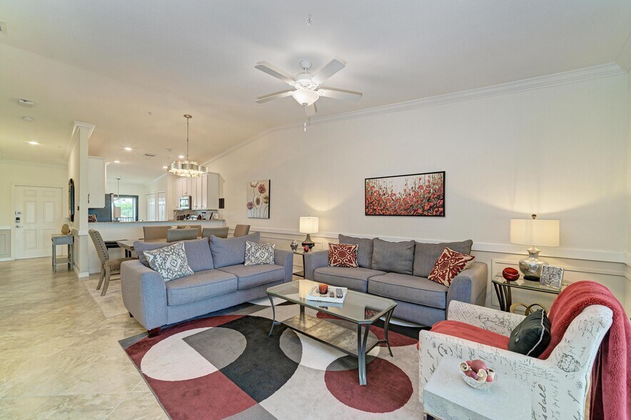 Building Photo - 5557 Palmer Cir