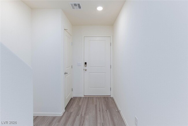 Building Photo - 6085 Lily Gdn St