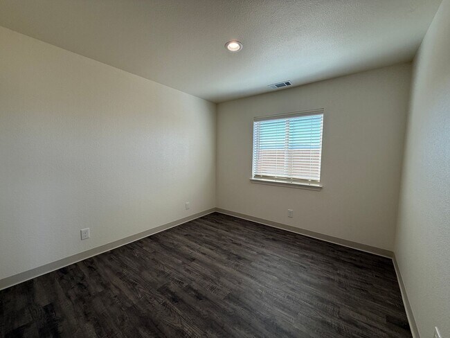 Building Photo - Free Month of Rent for Move in before Dec 1st - Large Brand New 2 Bedroom Apartment with Patio