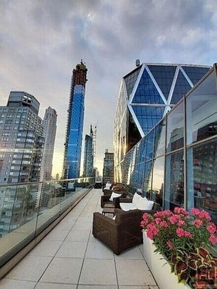 Building Photo - WEST 57 STREET