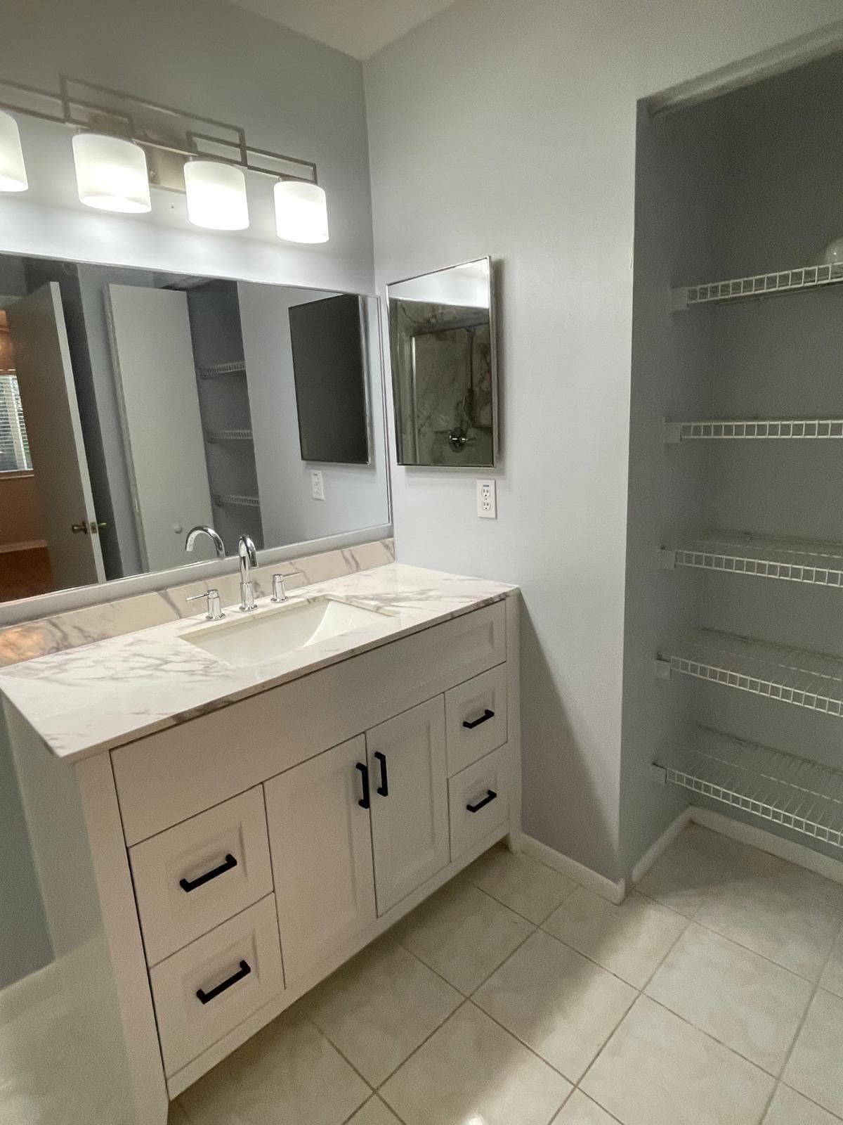 Building Photo - 9766 Kamena Cir