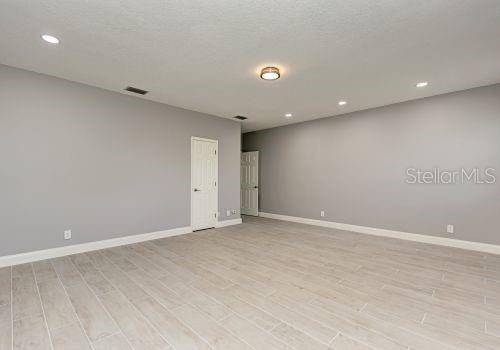 Building Photo - 1648 Bayshore Dr