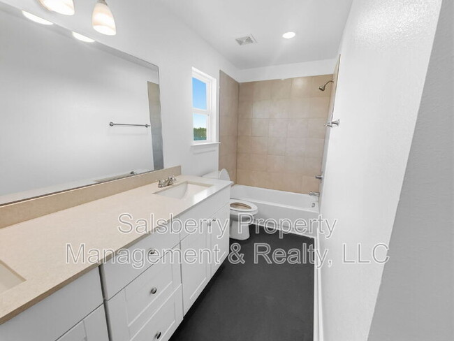 Building Photo - 109 James Ct