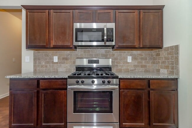 Building Photo - 4702 Southwind Rd