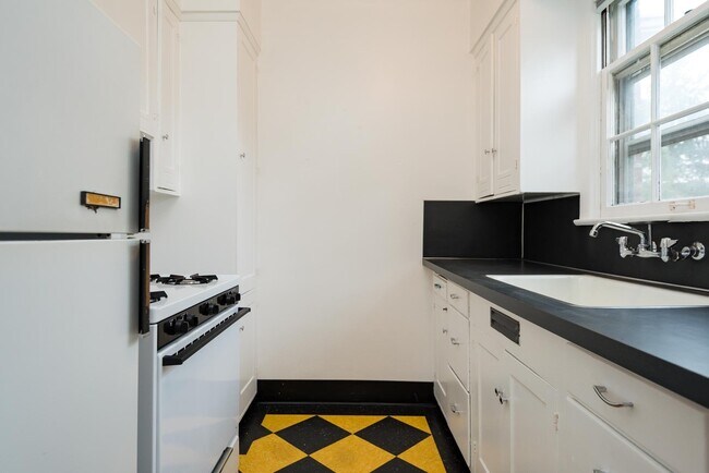 Building Photo - Your Prescription for Better Living