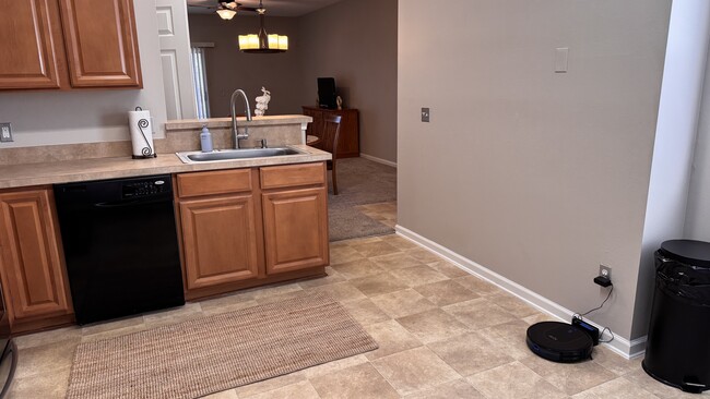 Building Photo - 581 Scrub Jay Dr