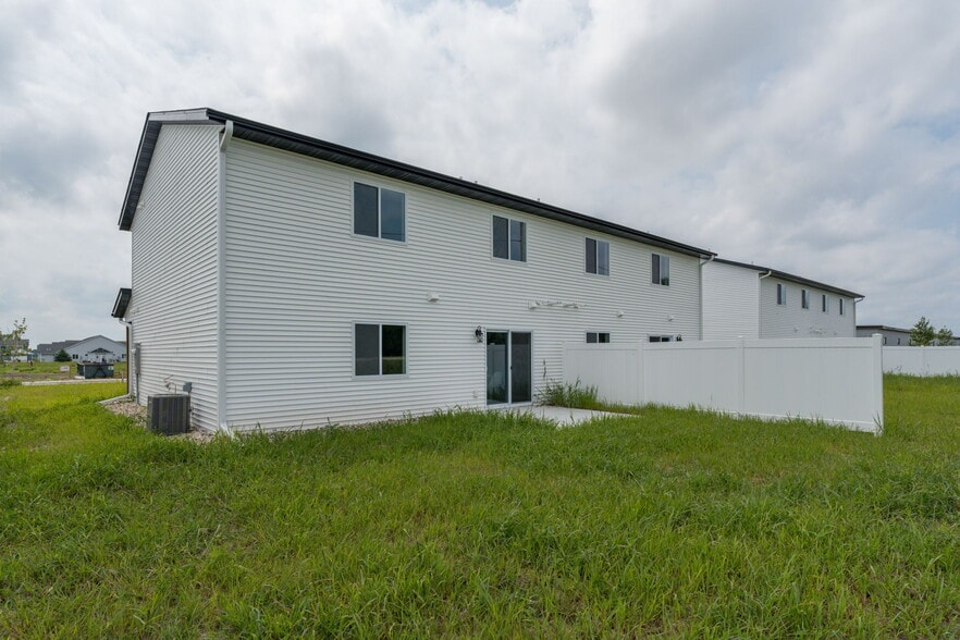 Building Photo - 3104 Scotch Ln