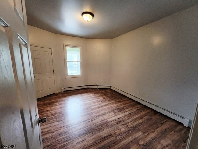 Building Photo - 116 Smith St