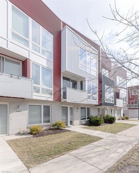 Beautiful townhome in Cleveland's best neighborhood! - 1263 W 74th St.