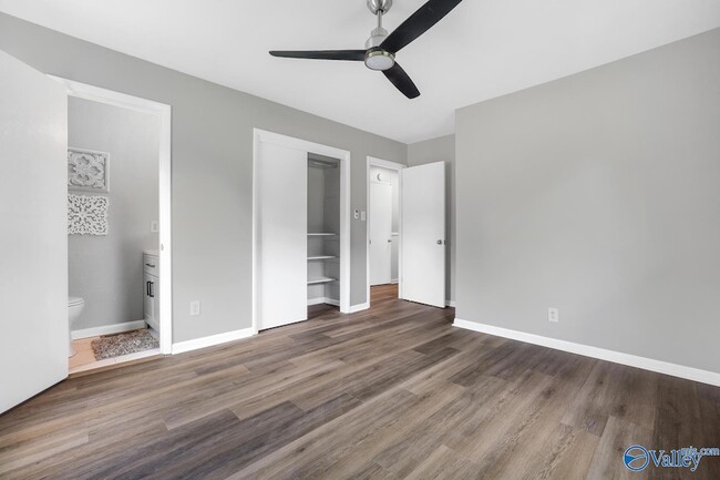 Building Photo - 2017 Shady Ln Dr NW