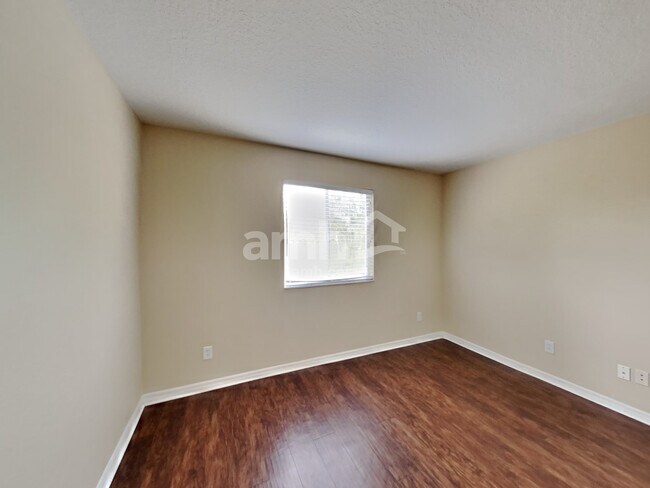 Building Photo - 1519 Swamp Rose Ln