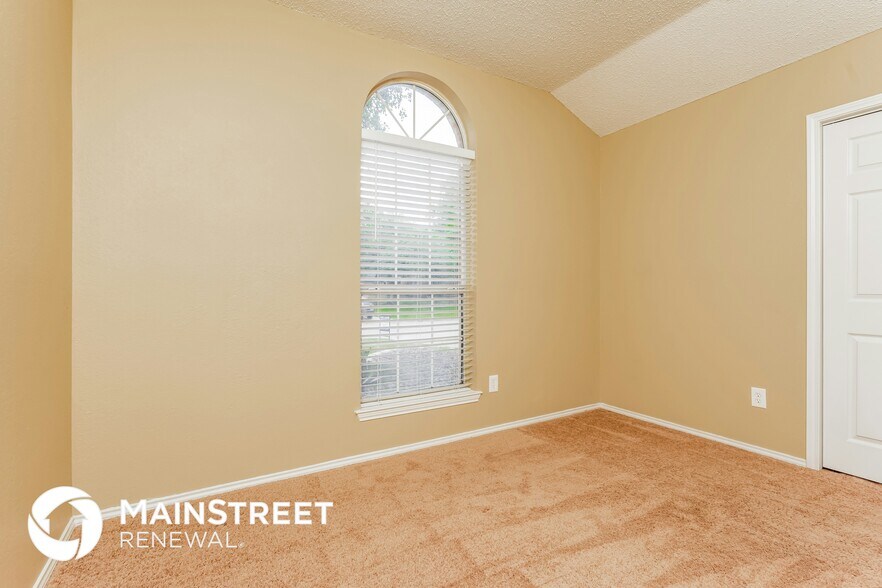 Building Photo - 1100 Stone Creek Dr