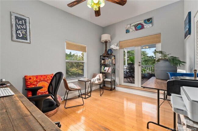 Building Photo - 508 SE Balboa Ave