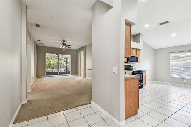 Building Photo - 15807 Leatherleaf Ln