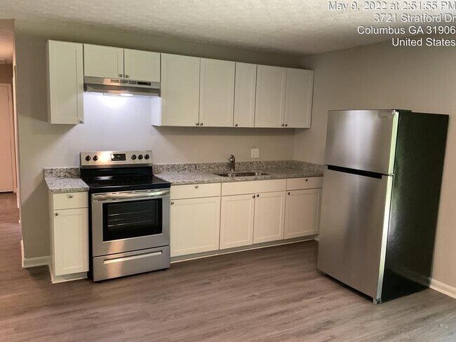 Building Photo - 3721 Stratford Dr