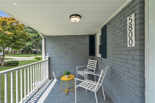 Building Photo - 5800 Barberry Ln