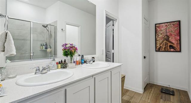 Building Photo - 3240 Apple Crk Ave