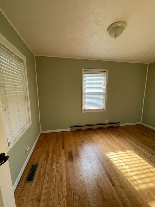 Building Photo - Quaint Country Cottage On Large Lot Near Downtown Blacksburg