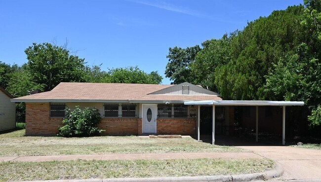 Primary Photo - 1512 Parkdale Dr