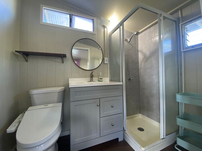 Building Photo - Charming Vintage 3-Bedroom, 1-Bath Home in Waimea