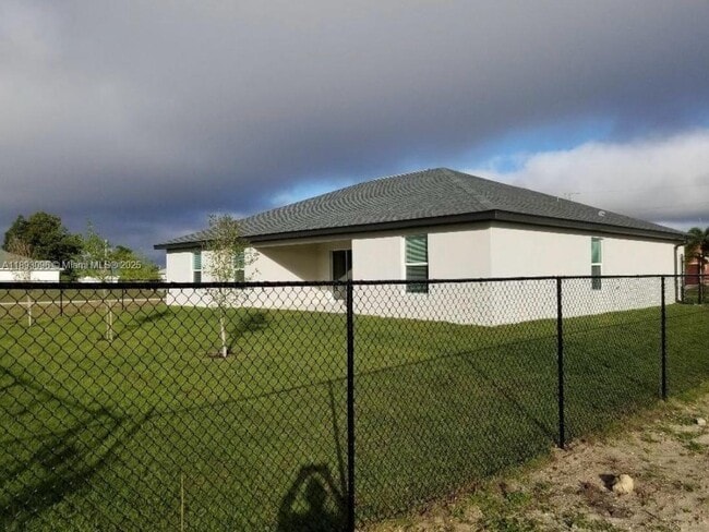 Building Photo - 414 NW 23rd Terrace