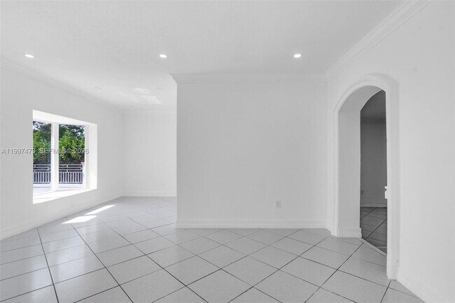 Building Photo - 201 SW 51st Ct