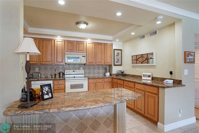 Building Photo - 3750 Galt Ocean Dr