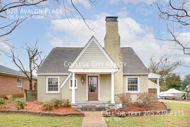 Building Photo - 528 Avalon Pl