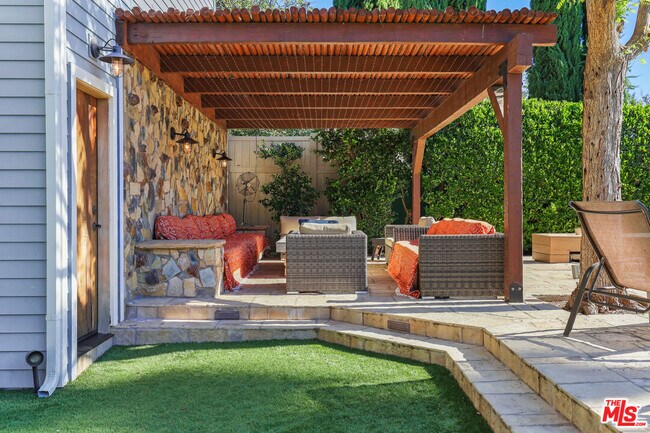 Building Photo - 4744 Haskell Ave