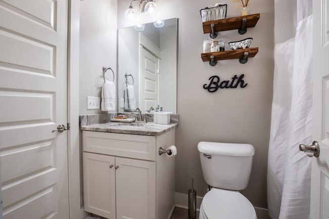 Building Photo - 5322 Honeybee Dr