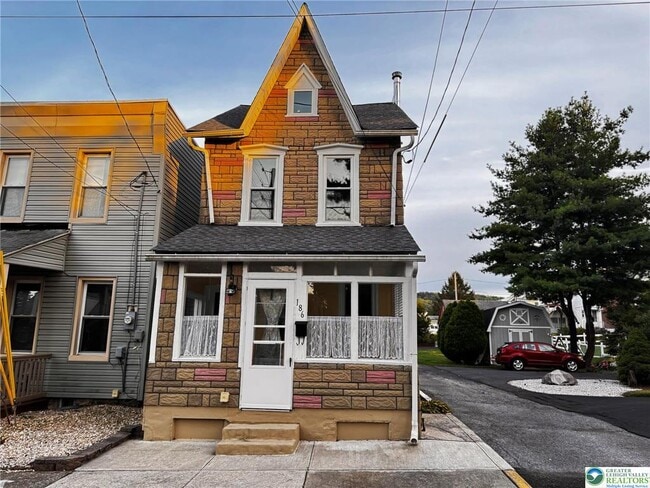 Primary Photo - 186 North St