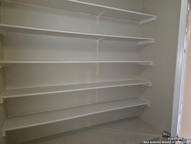 Building Photo - 3 Bedroom Near Medical Center & USAA!