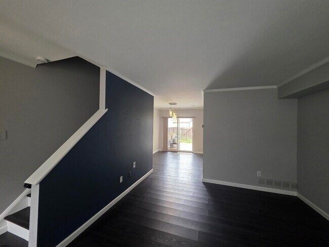 Building Photo - 2425 Arbor Ct