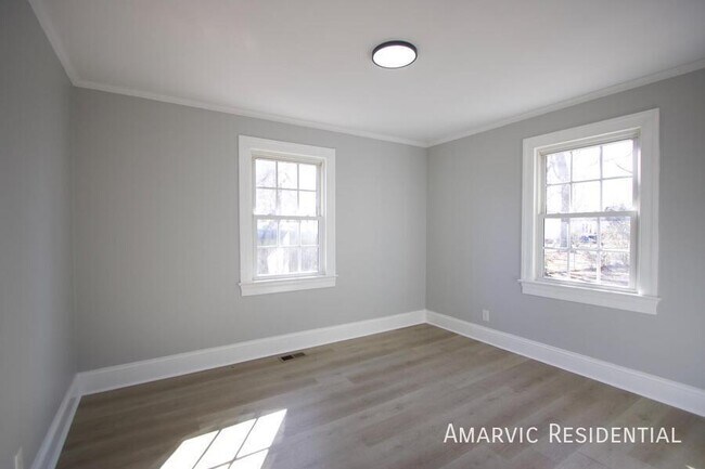 Building Photo - 1602 Waverly Ave
